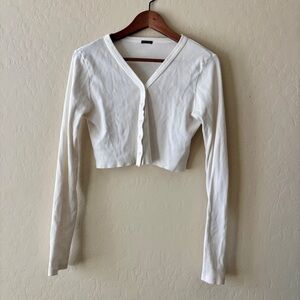 BRANDY MELVILLE cropped white V-neck button cardigan/top